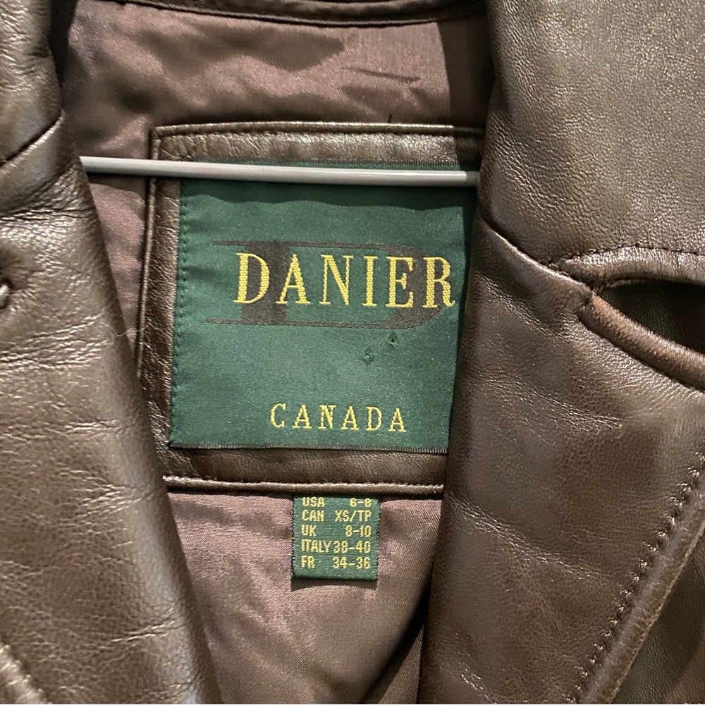 Danier Women's Brown Leather Coat Genuine Leather - Picture 4 of 11